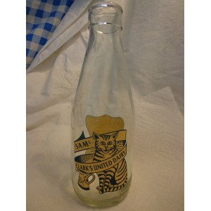 Milk Bottle CAT saying on back United Dairy SAMUEL CLARKS Made in England MC NEW   253801105850